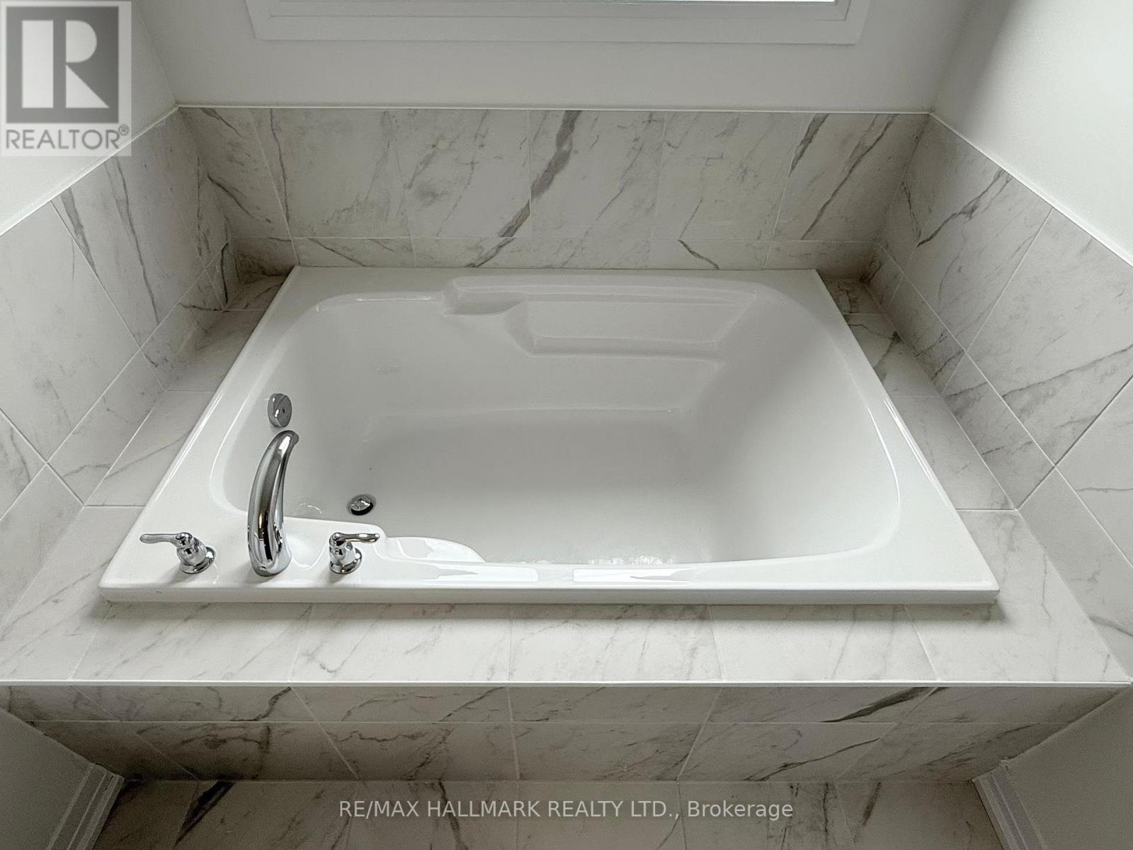 40 Velvet Way, Thorold (Rolling Meadows), Ontario  L2V 0P3 - Photo 31 - X12881024