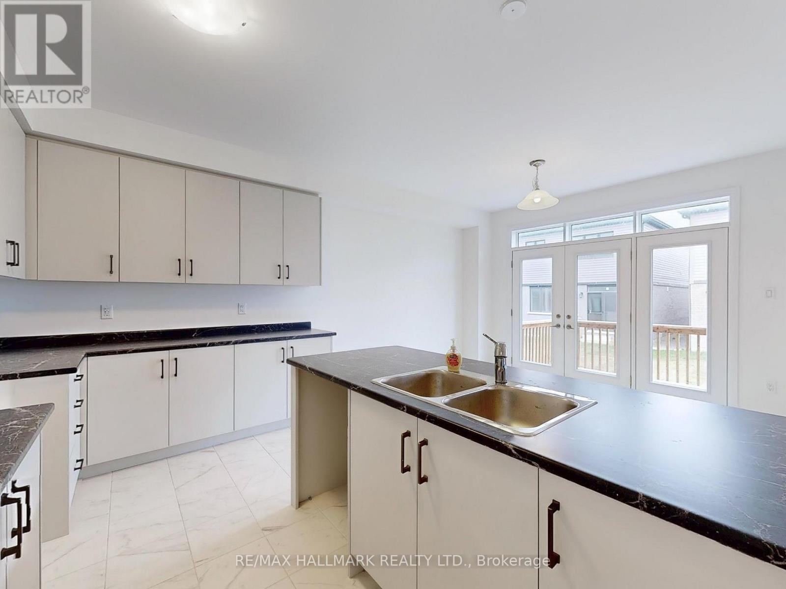 40 Velvet Way, Thorold (Rolling Meadows), Ontario  L2V 0P3 - Photo 9 - X12881024