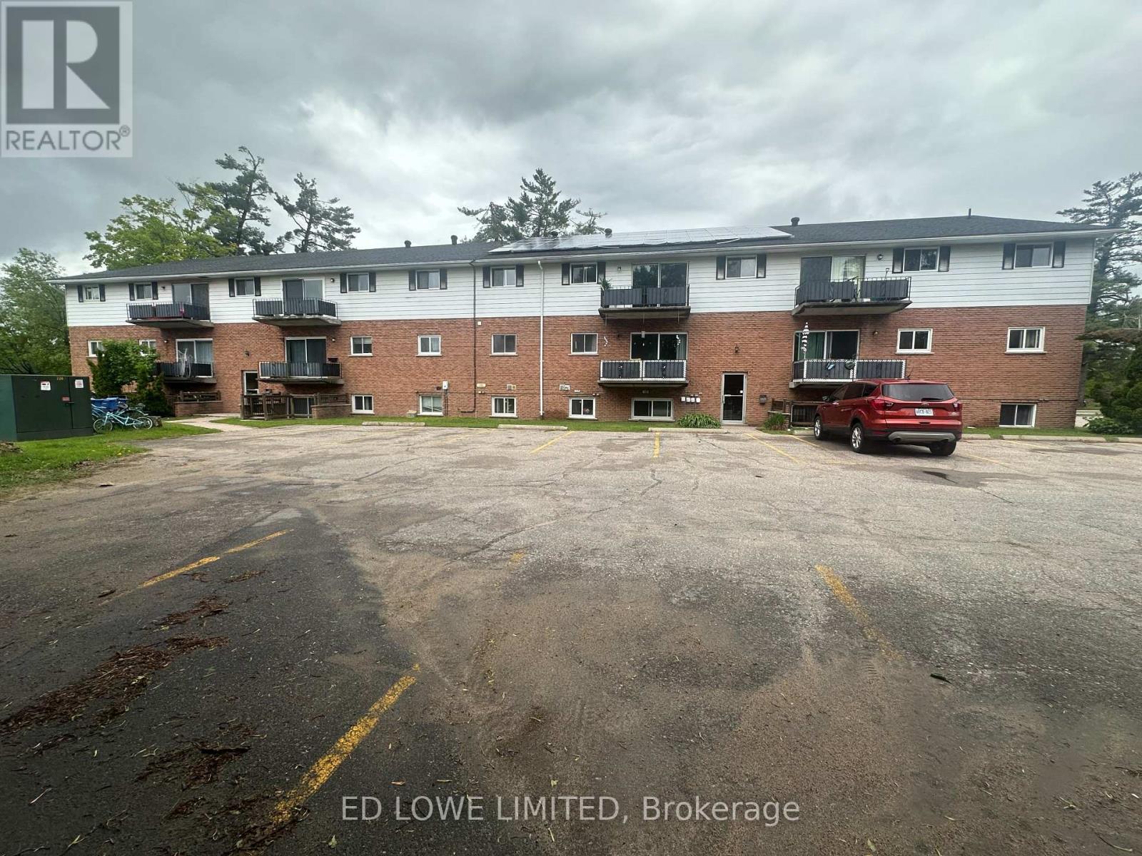 105 Winewood Avenue W, Gravenhurst, Ontario  P1P 1R9 - Photo 4 - X12881062