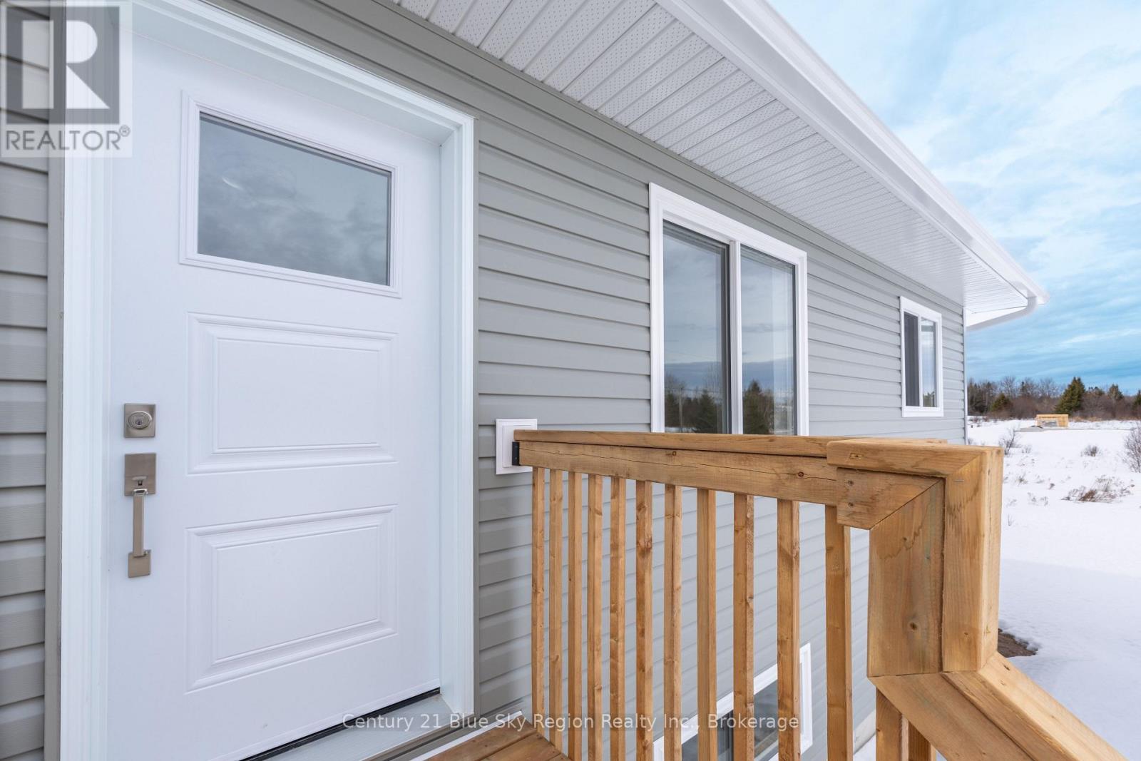 201 Talon Crescent, Bonfield, Ontario  P0H 2E0 - Photo 3 - X12538260