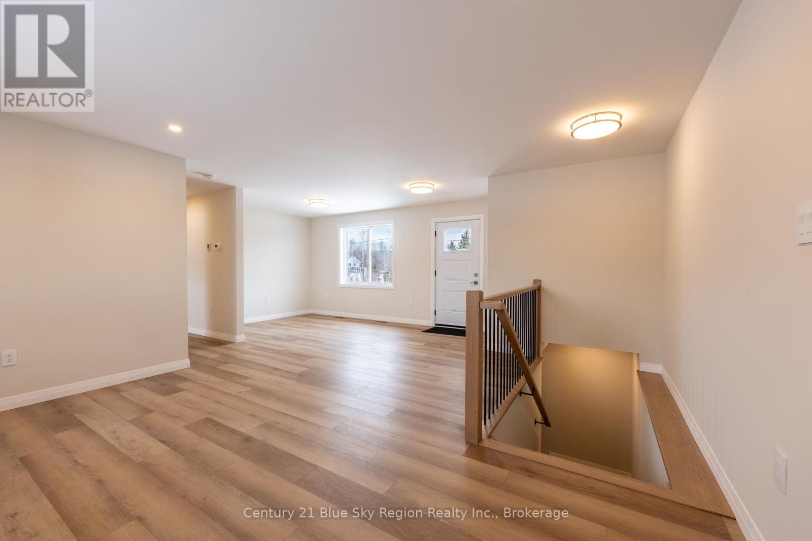 201 Talon Crescent, Bonfield, Ontario  P0H 2E0 - Photo 17 - X12538260