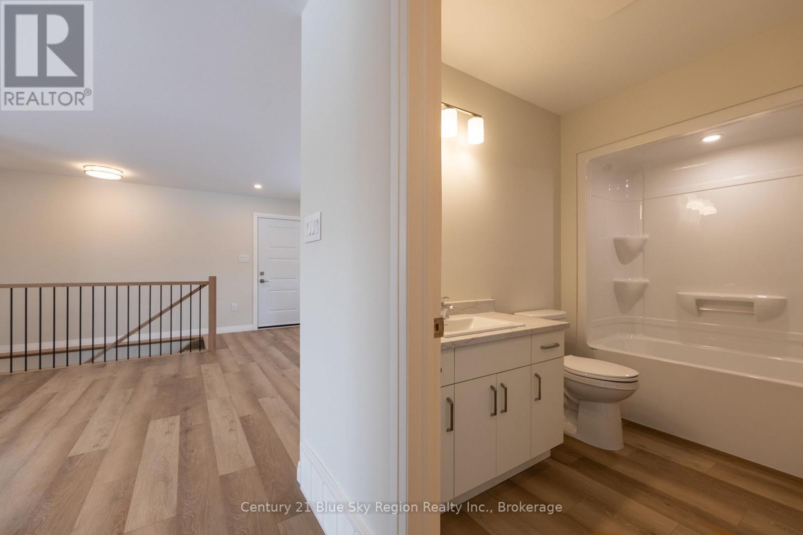 201 Talon Crescent, Bonfield, Ontario  P0H 2E0 - Photo 15 - X12538260