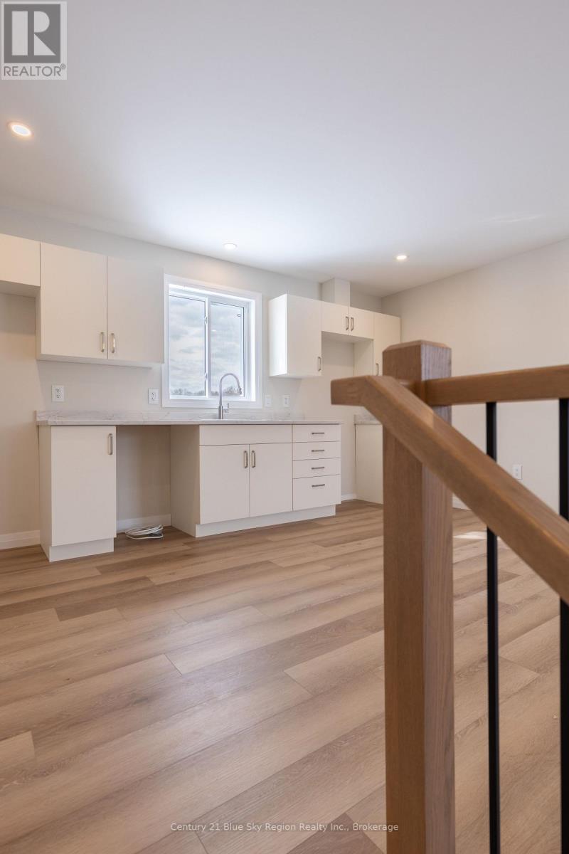 201 Talon Crescent, Bonfield, Ontario  P0H 2E0 - Photo 16 - X12538260