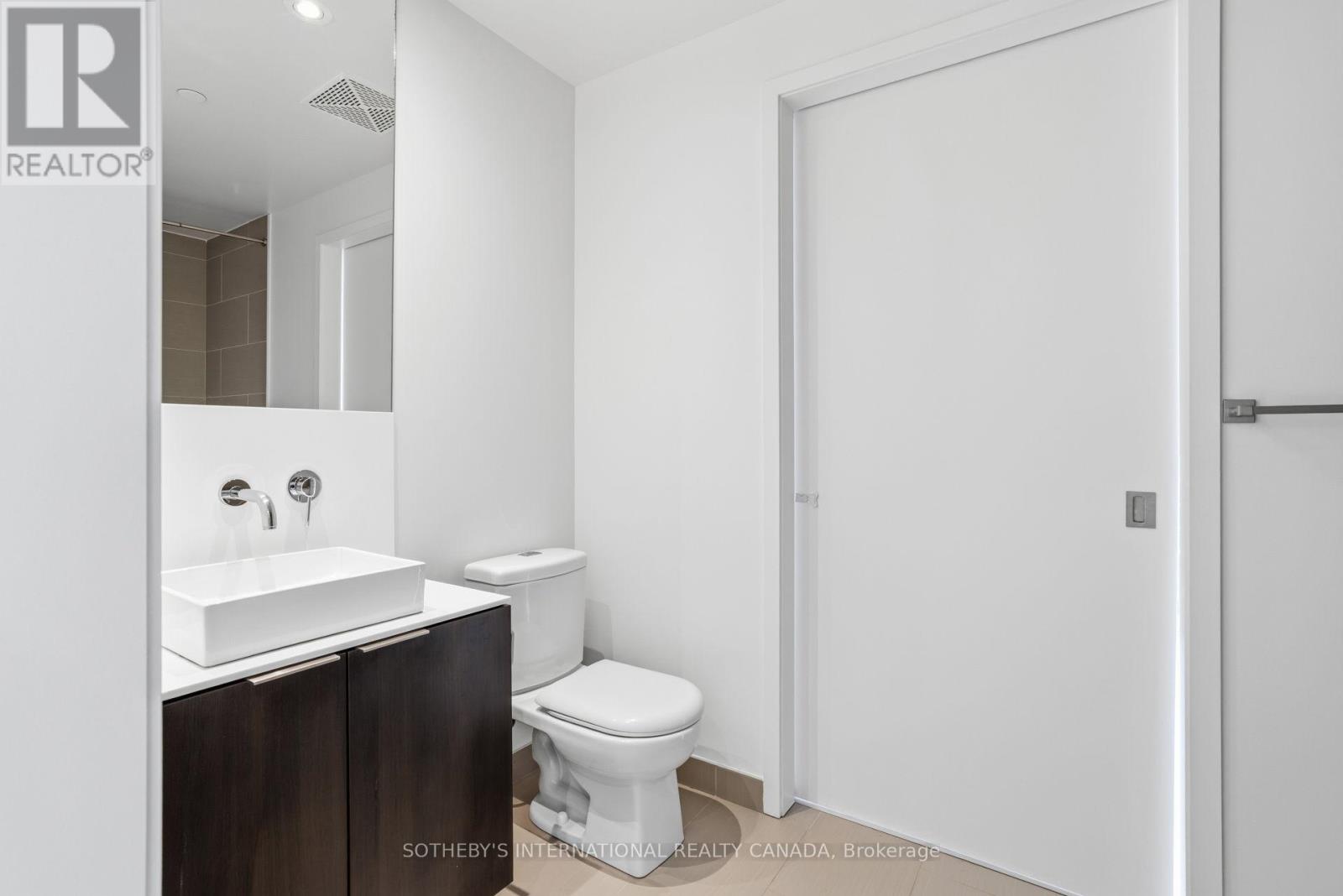 2401 - 159 Dundas Street E, Toronto, Ontario  M5B 1E4 - Photo 25 - C12880650