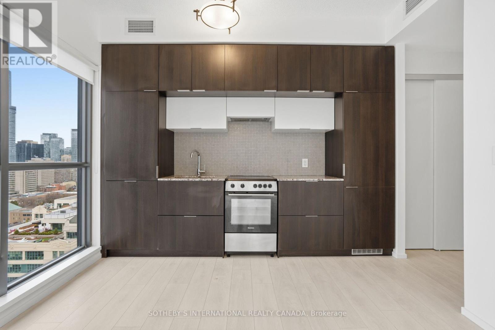 2401 - 159 Dundas Street E, Toronto, Ontario  M5B 1E4 - Photo 11 - C12880650