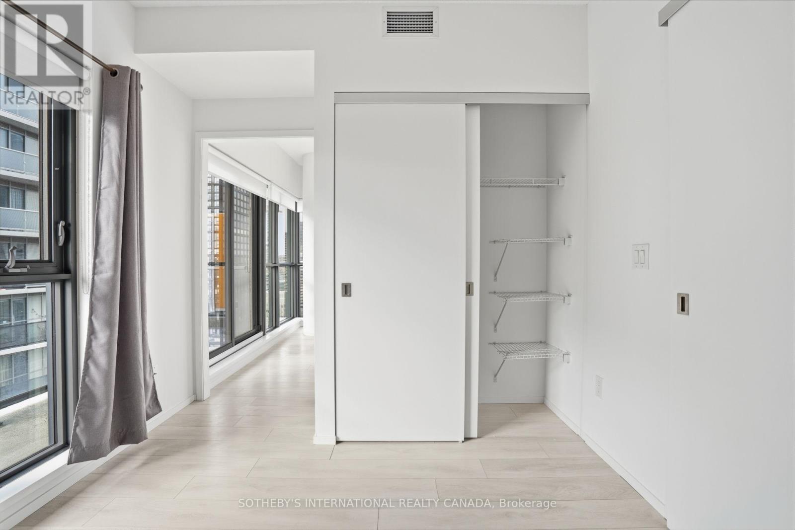 2401 - 159 Dundas Street E, Toronto, Ontario  M5B 1E4 - Photo 21 - C12880650