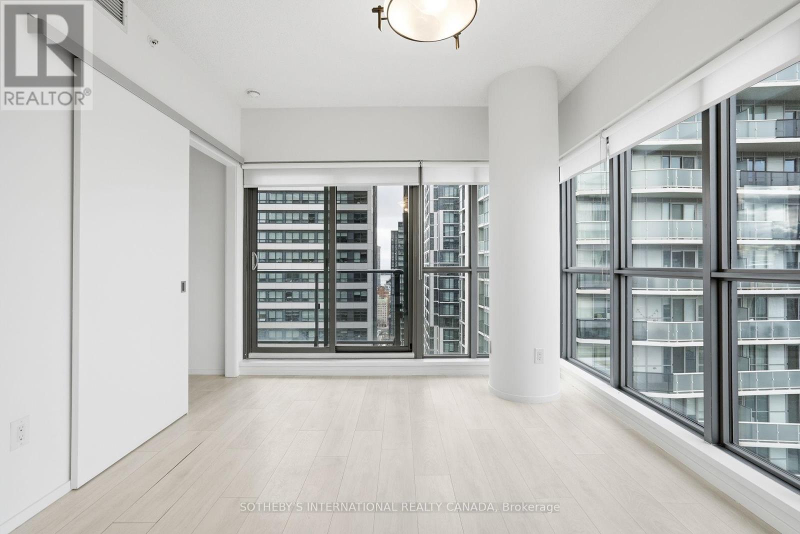 2401 - 159 Dundas Street E, Toronto, Ontario  M5B 1E4 - Photo 14 - C12880650