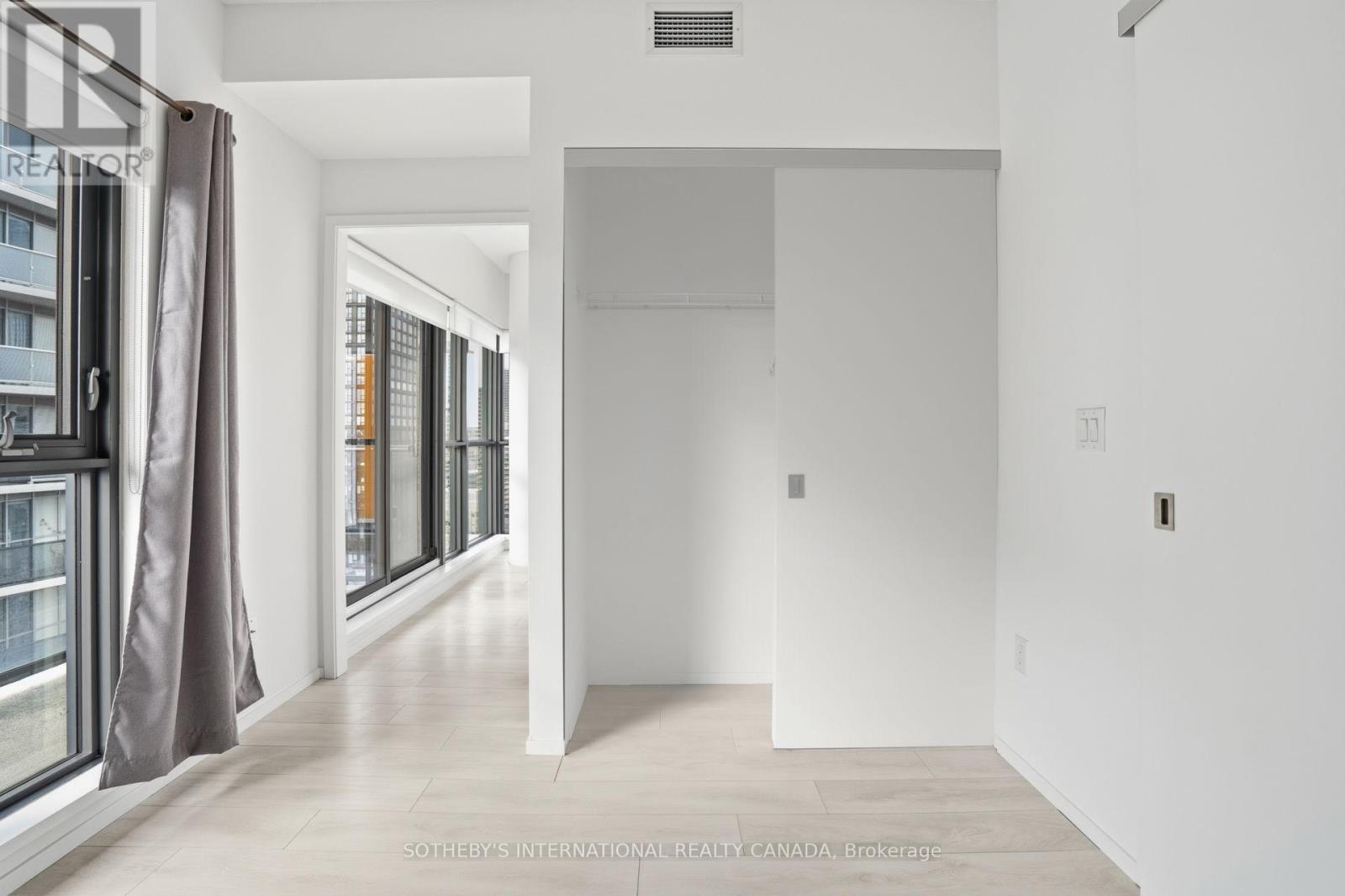 2401 - 159 Dundas Street E, Toronto, Ontario  M5B 1E4 - Photo 20 - C12880650