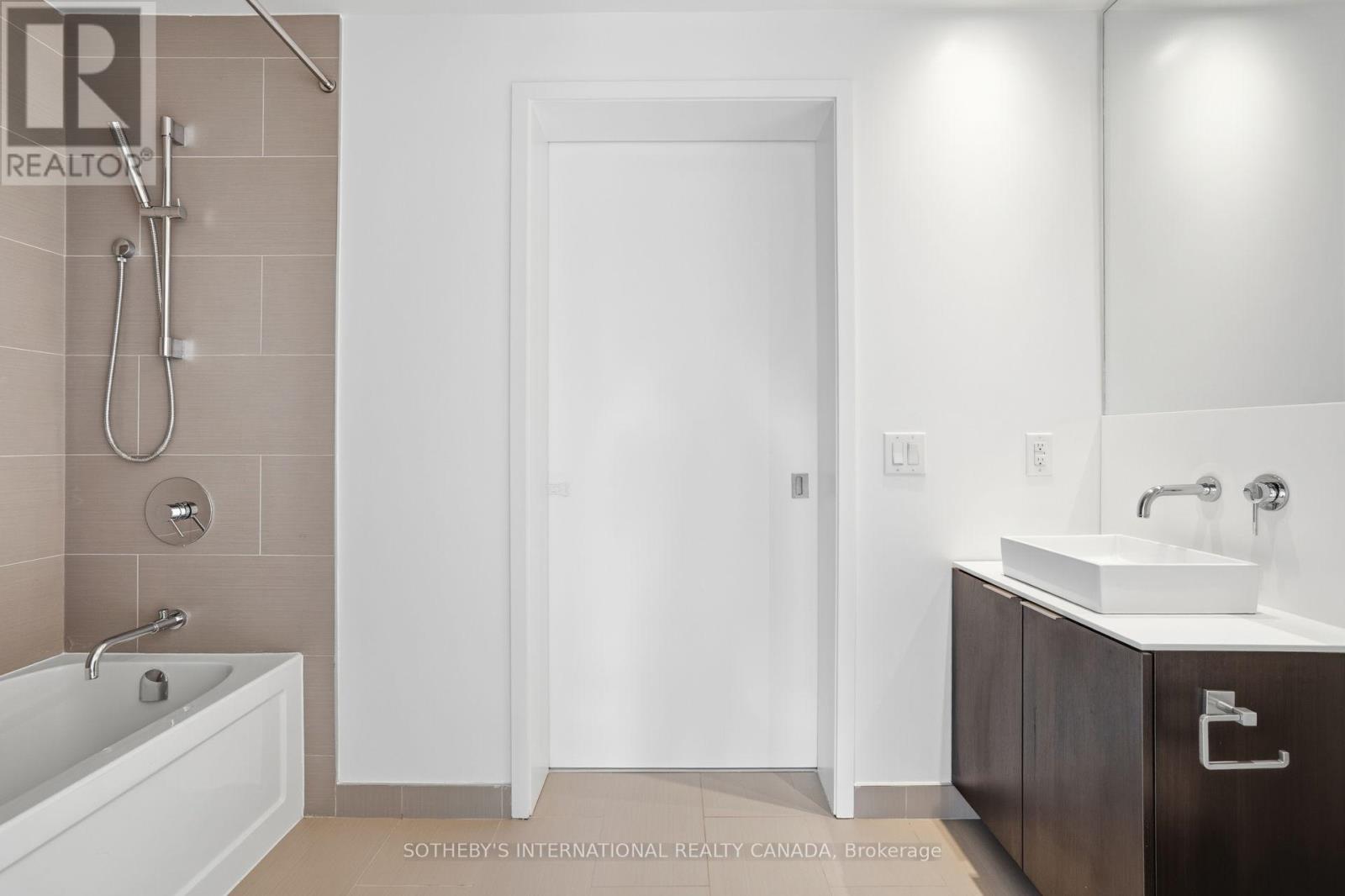 2401 - 159 Dundas Street E, Toronto, Ontario  M5B 1E4 - Photo 23 - C12880650