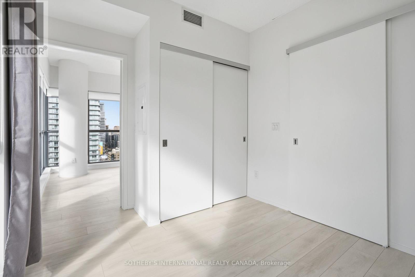 2401 - 159 Dundas Street E, Toronto, Ontario  M5B 1E4 - Photo 19 - C12880650