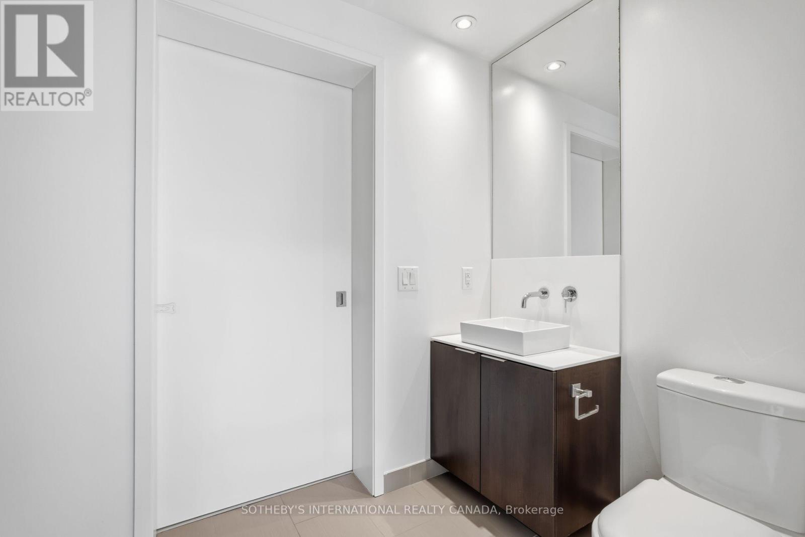 2401 - 159 Dundas Street E, Toronto, Ontario  M5B 1E4 - Photo 24 - C12880650