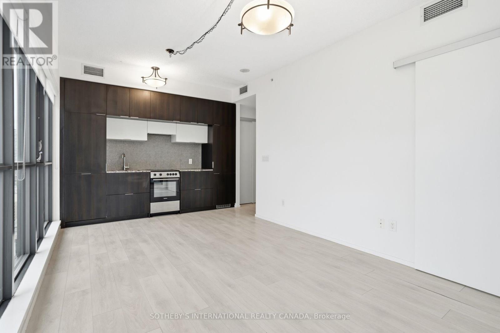 2401 - 159 Dundas Street E, Toronto, Ontario  M5B 1E4 - Photo 8 - C12880650