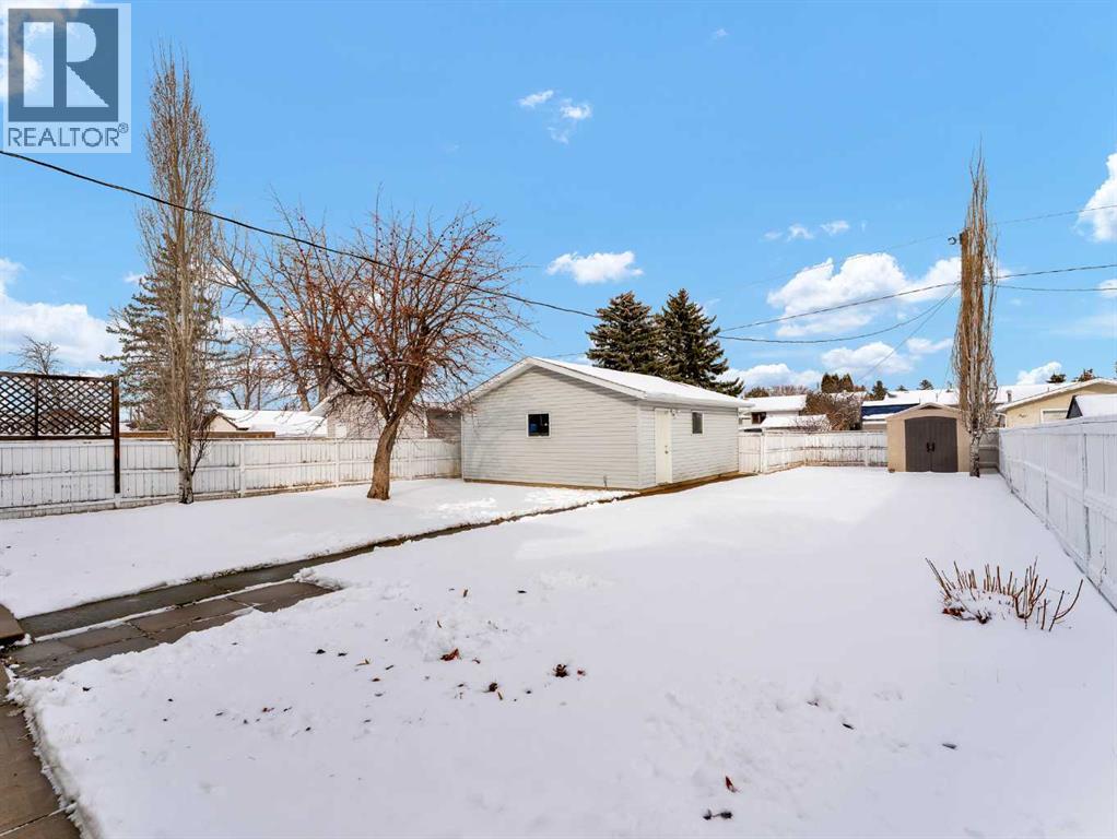 813 2 Street Se, Redcliff, Alberta  T0J 2P0 - Photo 33 - A2291988