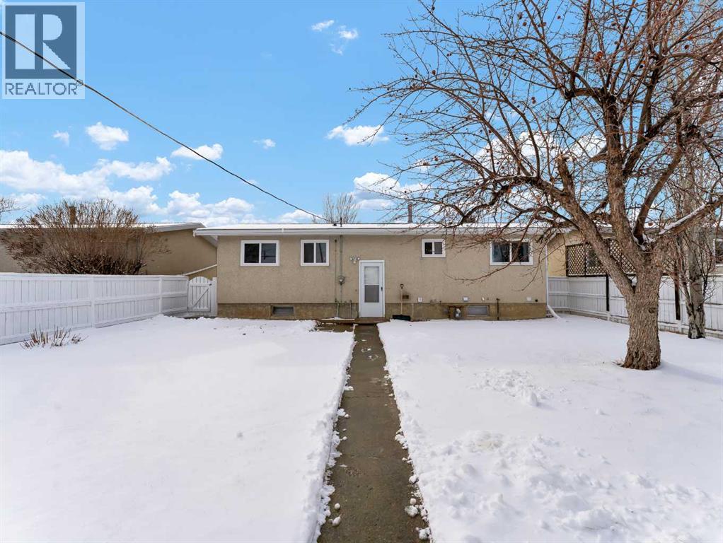 813 2 Street Se, Redcliff, Alberta  T0J 2P0 - Photo 35 - A2291988