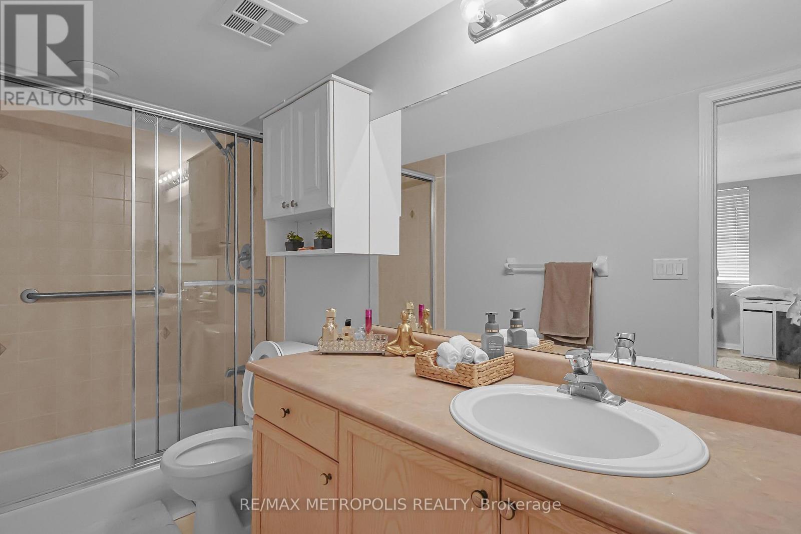 216 - 2500 Rutherford Road, Vaughan, Ontario  L4K 5N7 - Photo 11 - N12878504