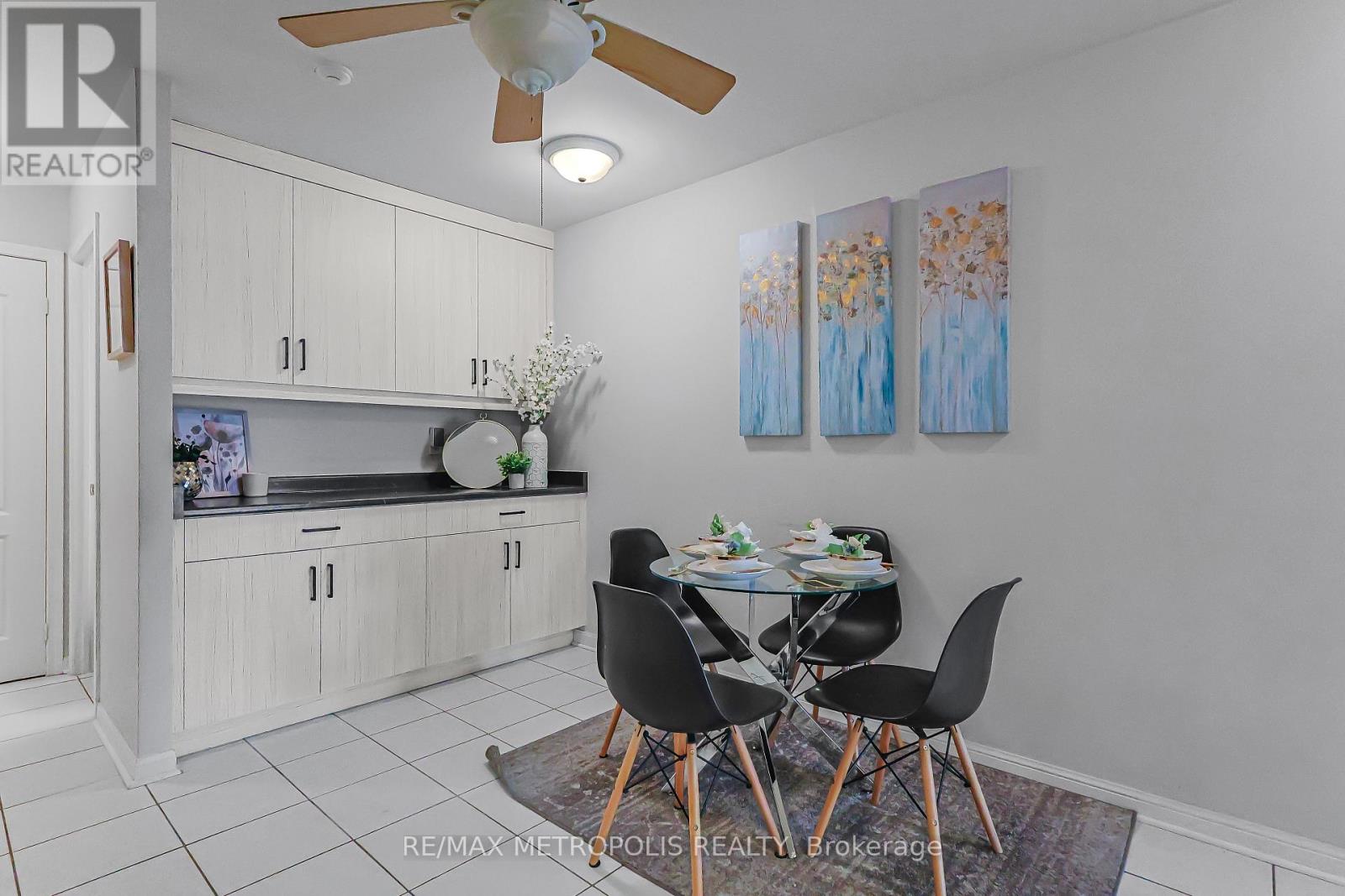 216 - 2500 Rutherford Road, Vaughan, Ontario  L4K 5N7 - Photo 8 - N12878504