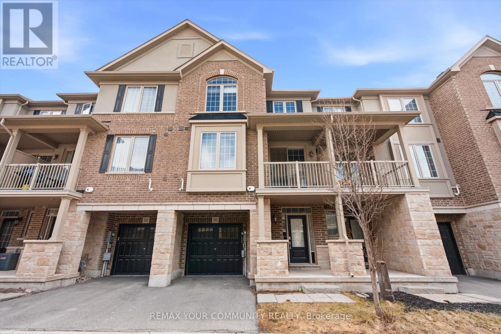 380 CRANBROOK COMMON, Oakville, Ontario