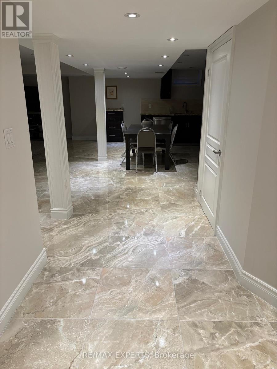 220 Twin Hills Crescent, Vaughan, Ontario  L4H 0H2 - Photo 6 - N12879660