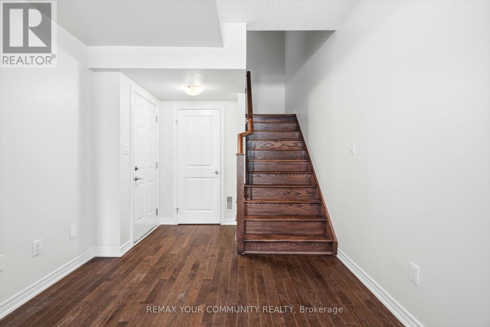 380 Cranbrook Common, Oakville, Ontario  L6H 0P8 - Photo 4 - W12705232