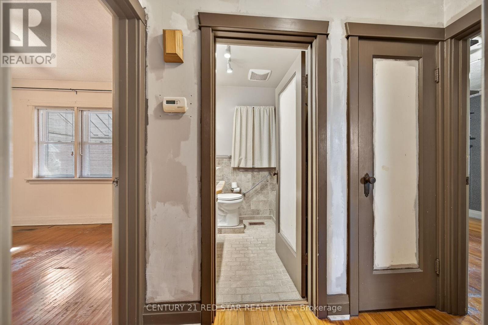 210 Huxley Avenue S, Hamilton, Ontario  L8K 2R3 - Photo 9 - X12881052