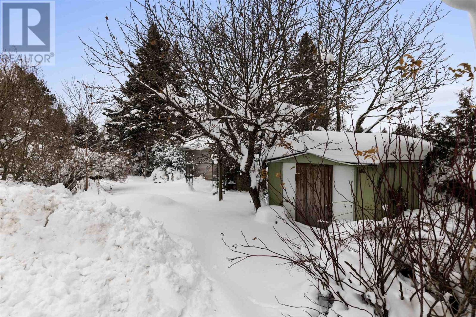 12 Vera St, Sault Ste. Marie, Ontario  P6B 5M8 - Photo 3 - SM260464