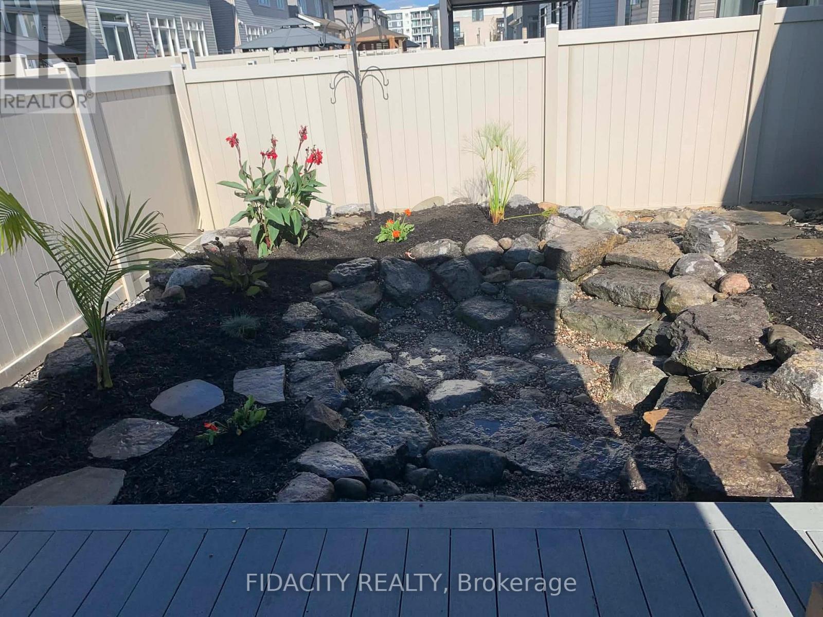 565 Bobolink Ridge, Ottawa, Ontario  K2S 2P4 - Photo 33 - X12880866