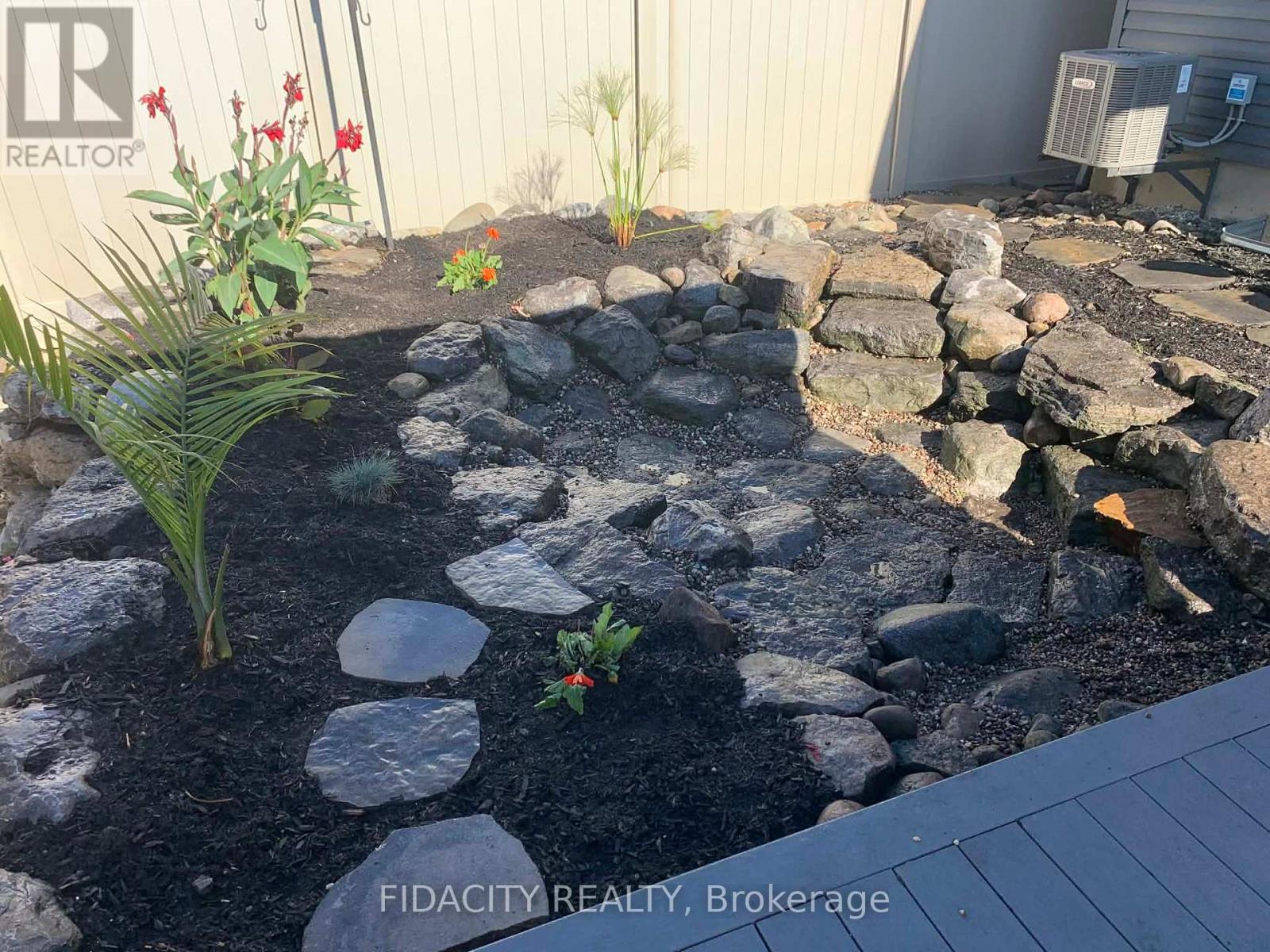 565 Bobolink Ridge, Ottawa, Ontario  K2S 2P4 - Photo 34 - X12880866