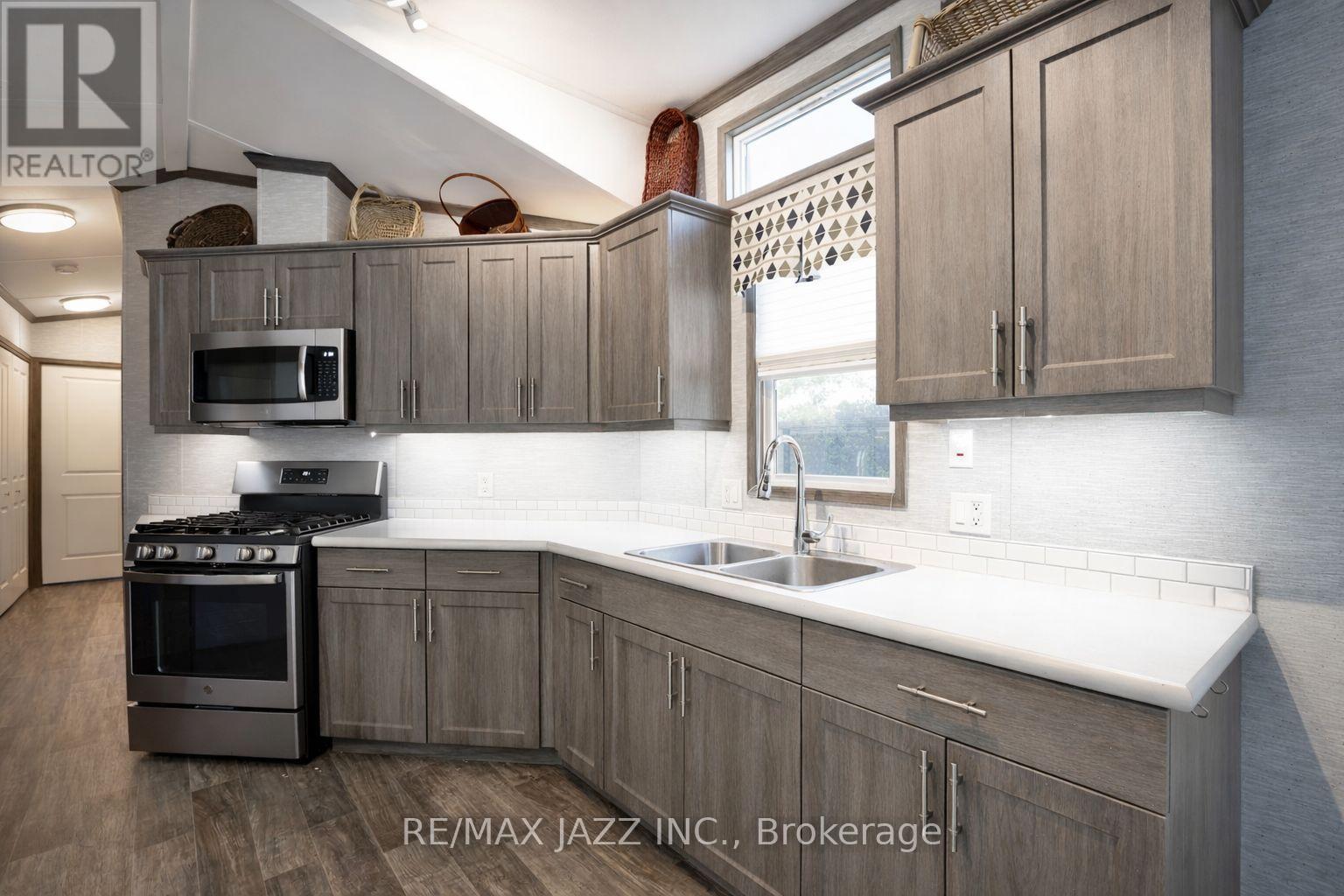 819 - 225 Platten Boulevard, Scugog, Ontario  L9L 1B4 - Photo 3 - E12881186