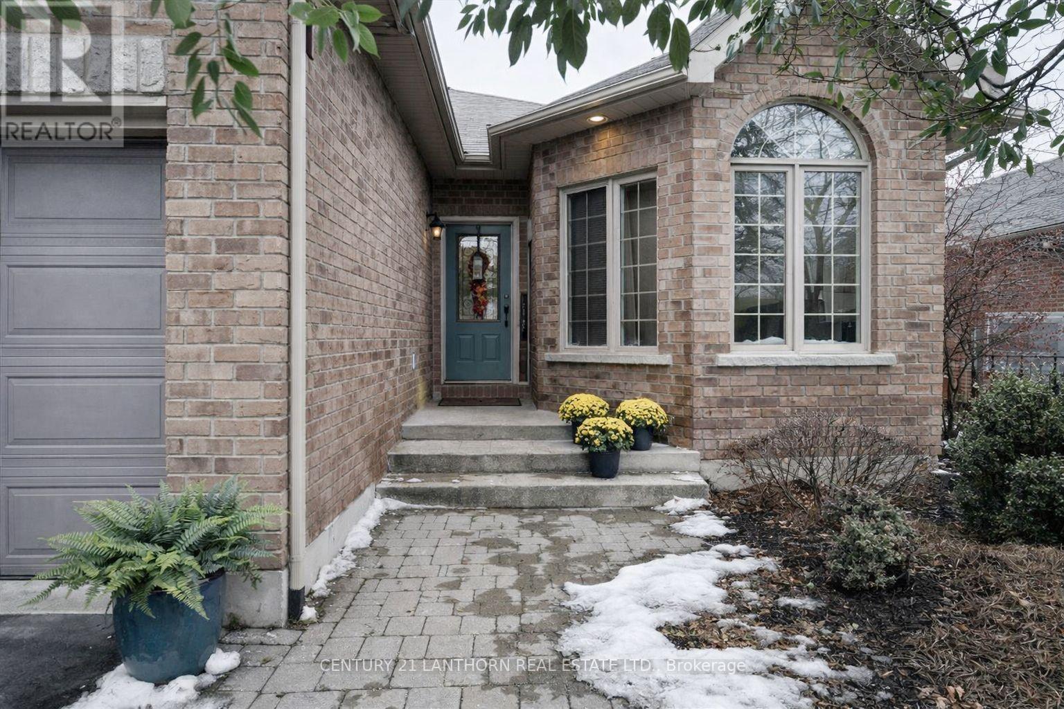 18 Mcdougall Drive, Belleville, Ontario  K8N 4Z5 - Photo 2 - X12881162