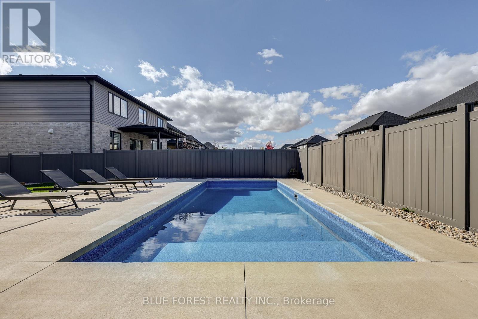 6320 Brash Drive, London South, Ontario  N6P 0H2 - Photo 8 - X12881116