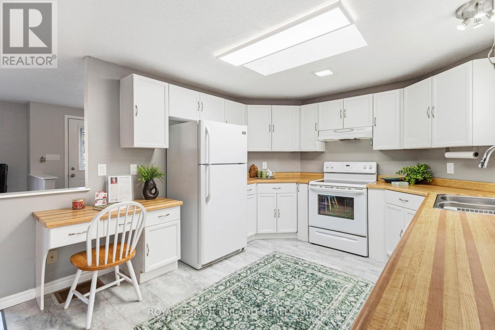 313 Pinetree Lane, South Huron, Ontario  N0M 1T0 - Photo 20 - X12881146