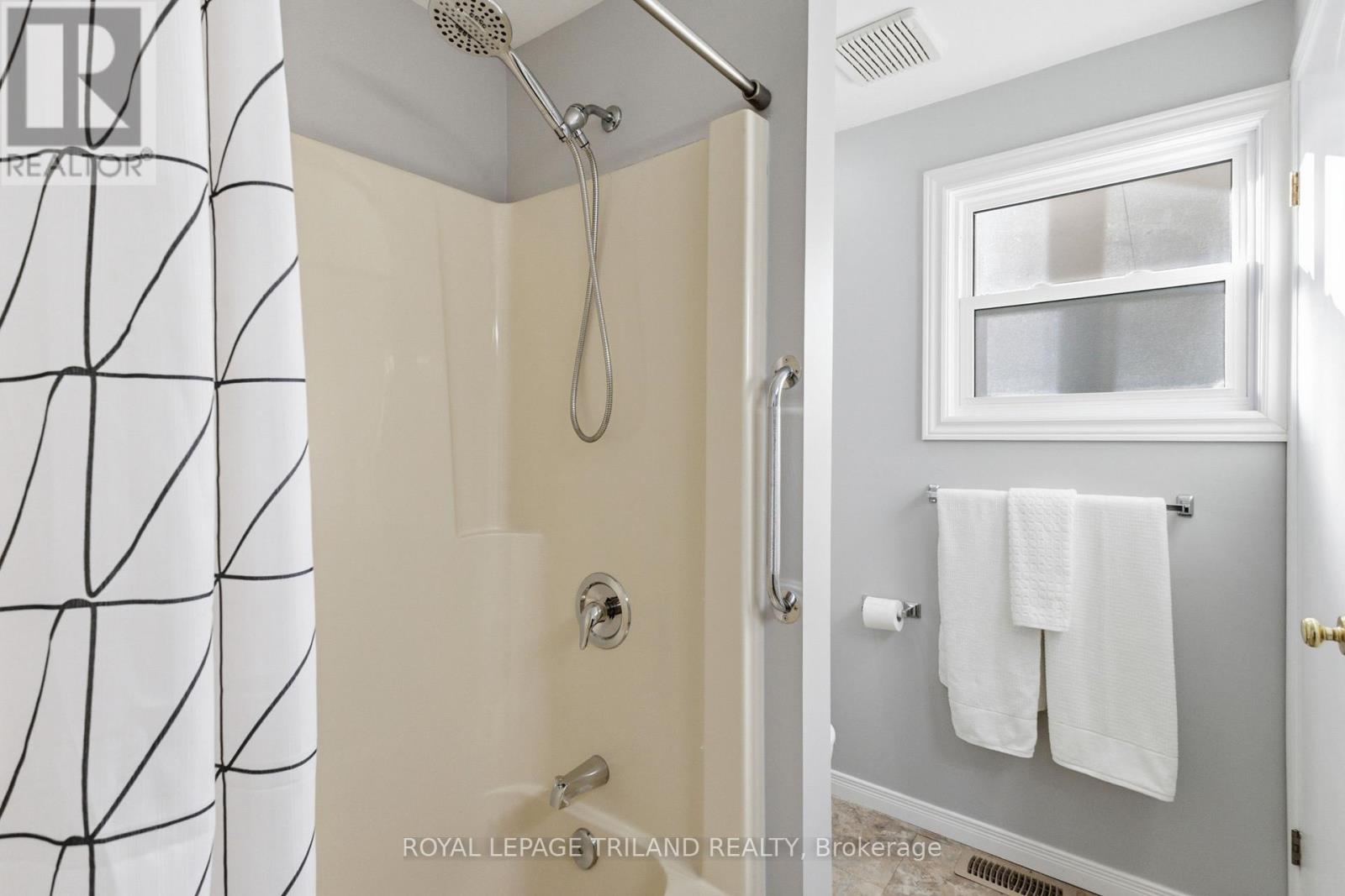 313 Pinetree Lane, South Huron, Ontario  N0M 1T0 - Photo 30 - X12881146