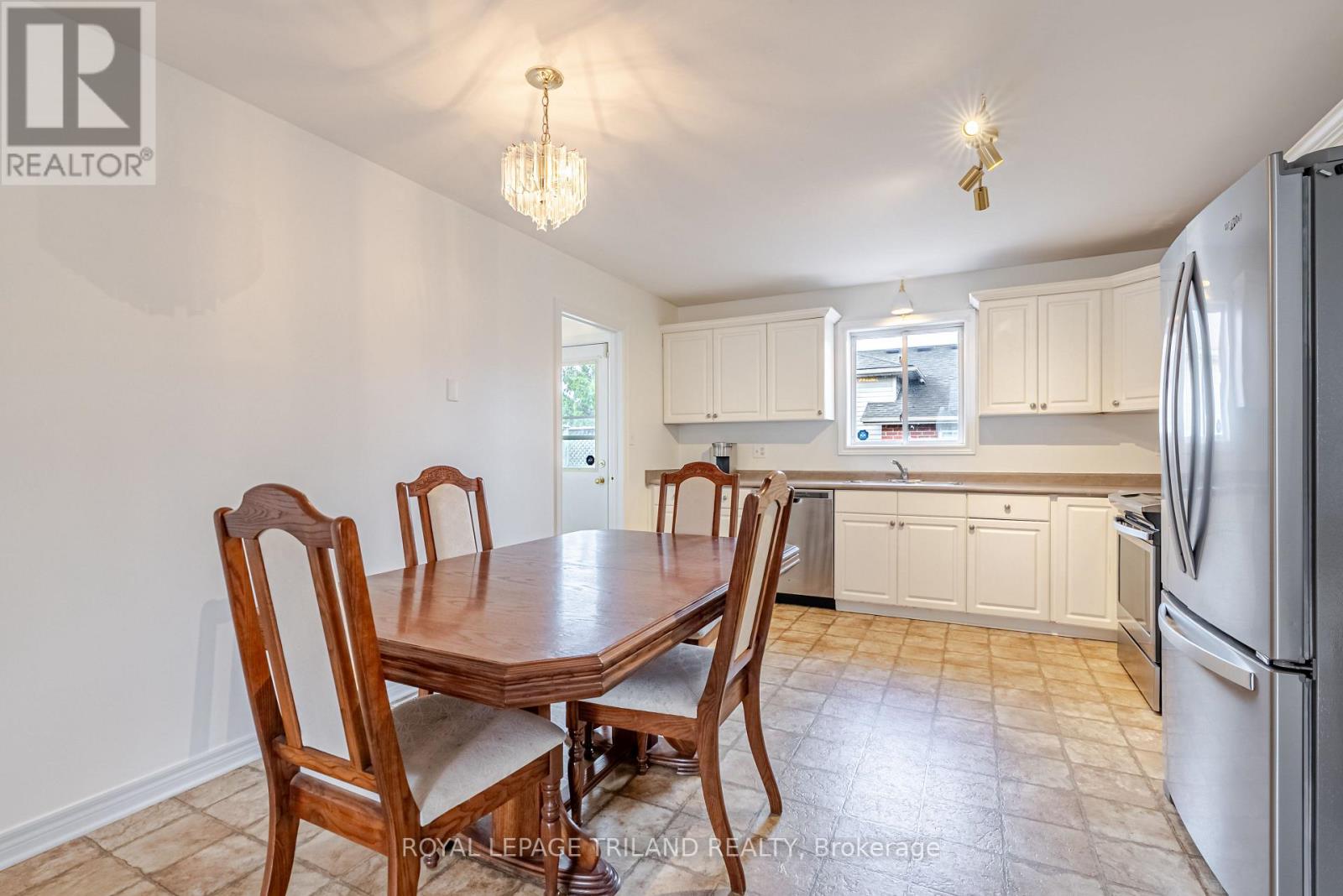 14 Amber Drive, Thames Centre, Ontario  N0L 1G1 - Photo 13 - X12881182