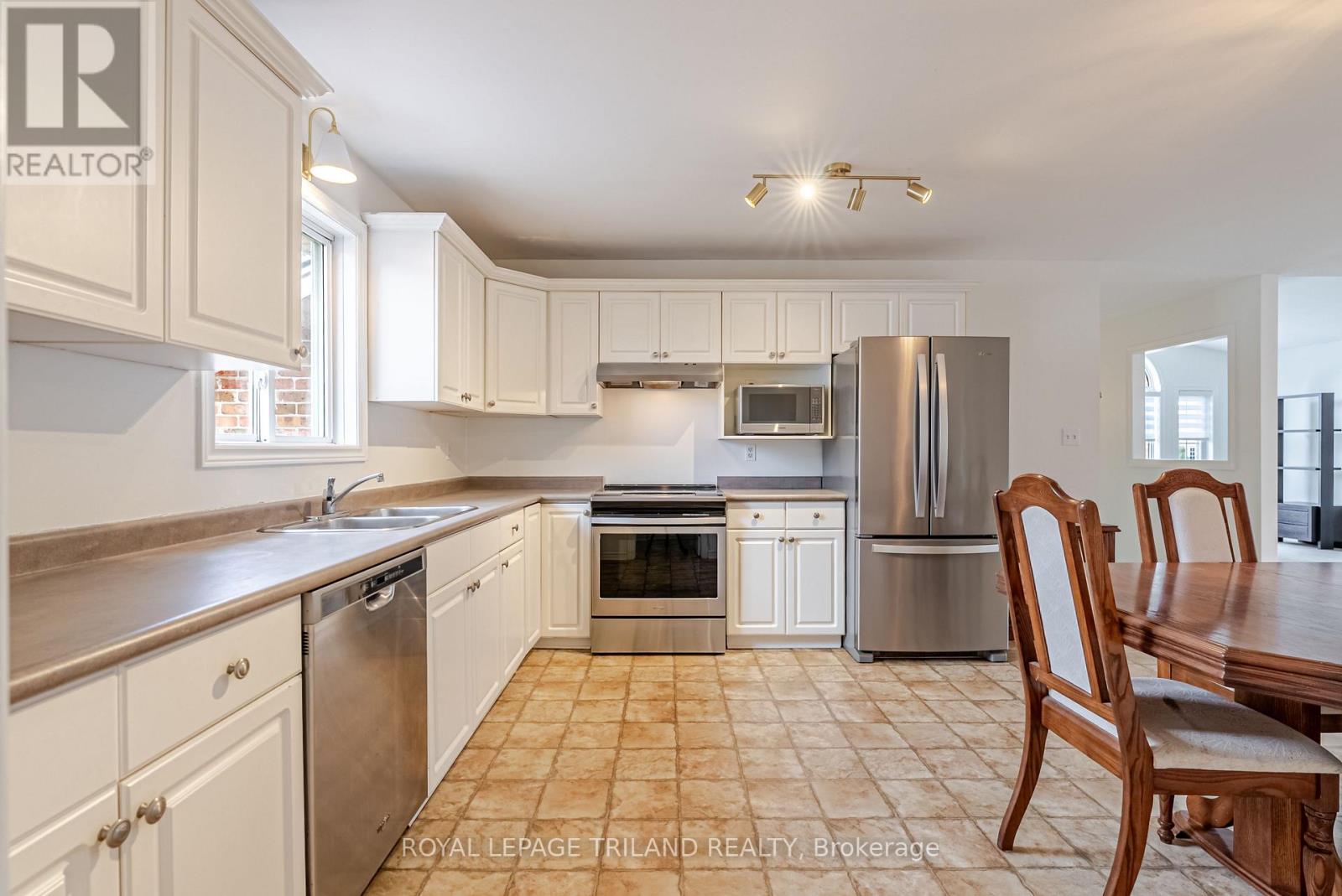 14 Amber Drive, Thames Centre, Ontario  N0L 1G1 - Photo 14 - X12881182