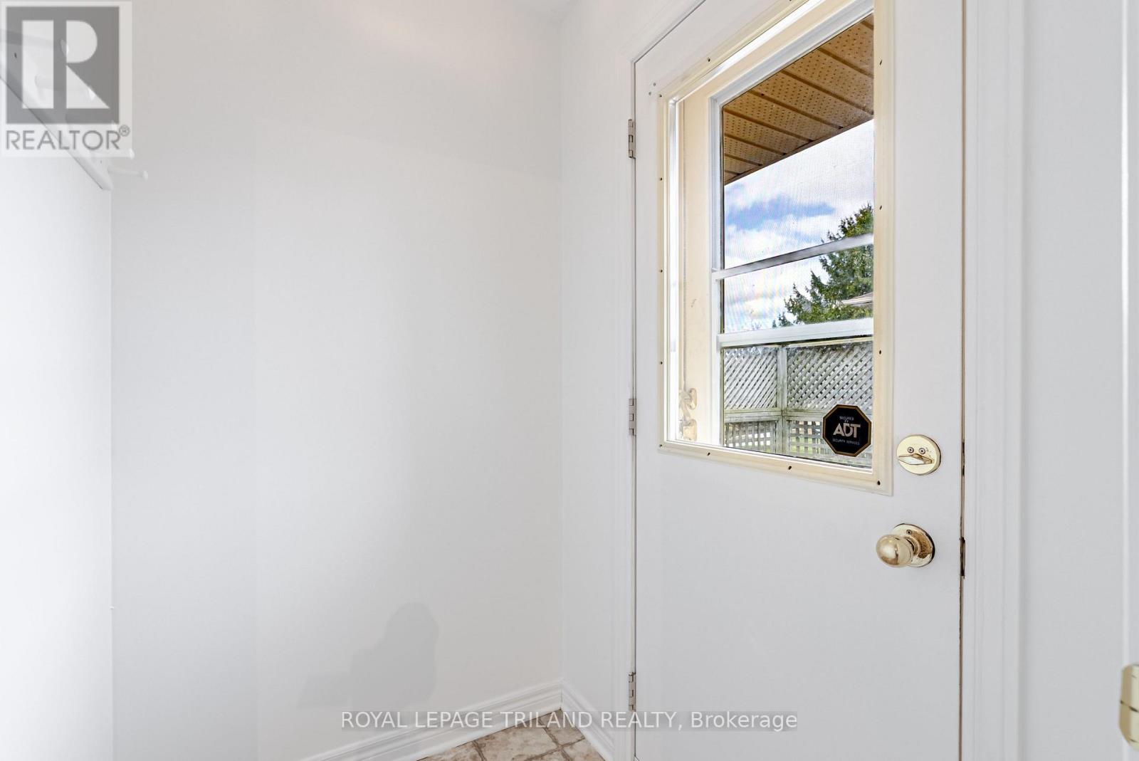 14 Amber Drive, Thames Centre, Ontario  N0L 1G1 - Photo 15 - X12881182