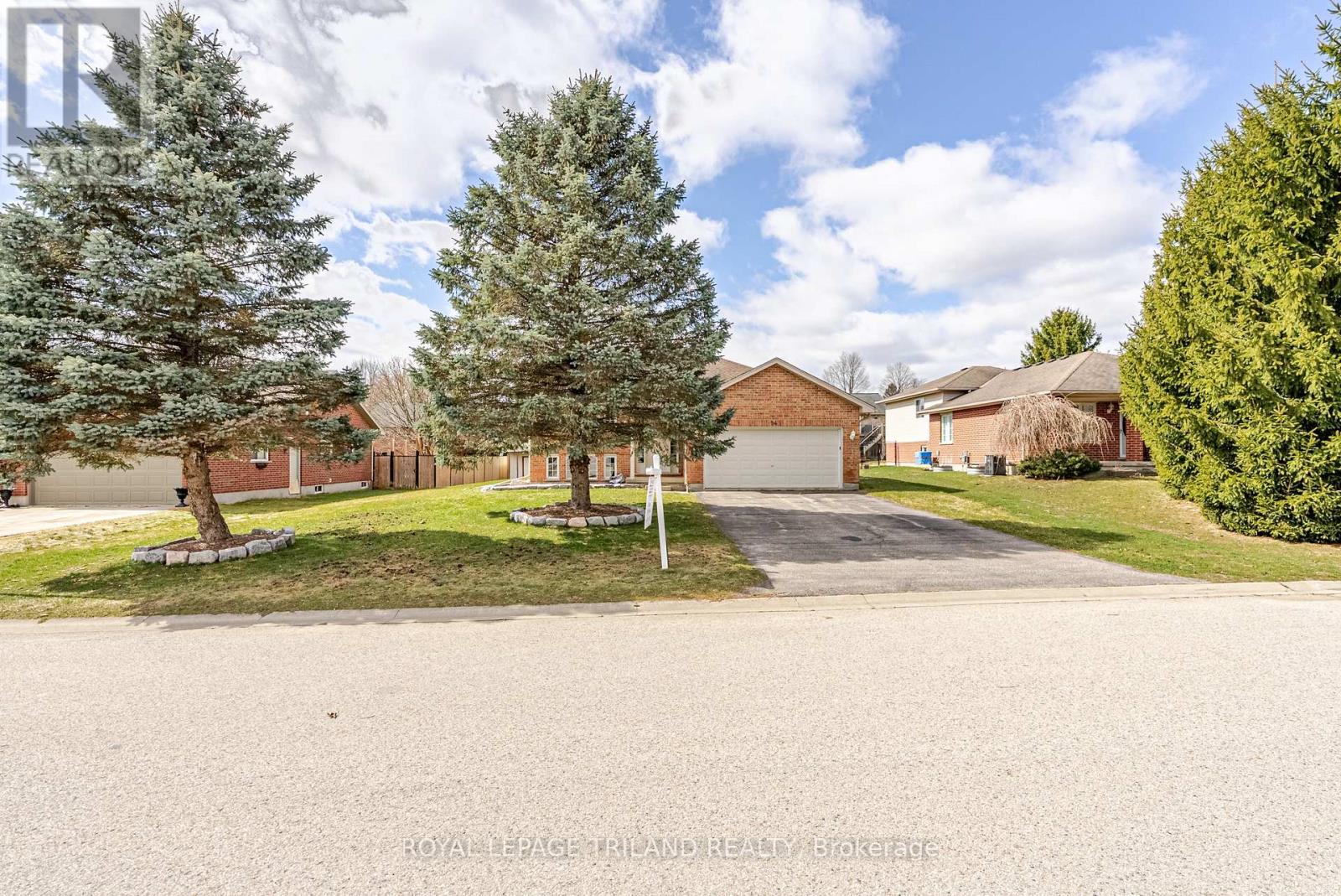 14 Amber Drive, Thames Centre, Ontario  N0L 1G1 - Photo 4 - X12881182