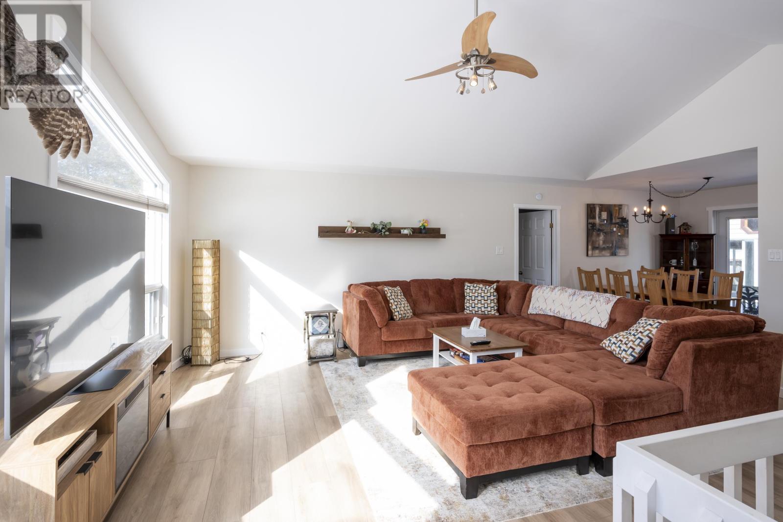 3162 Government Rd, Thunder Bay, Ontario  P7G 1V8 - Photo 2 - TB2600431