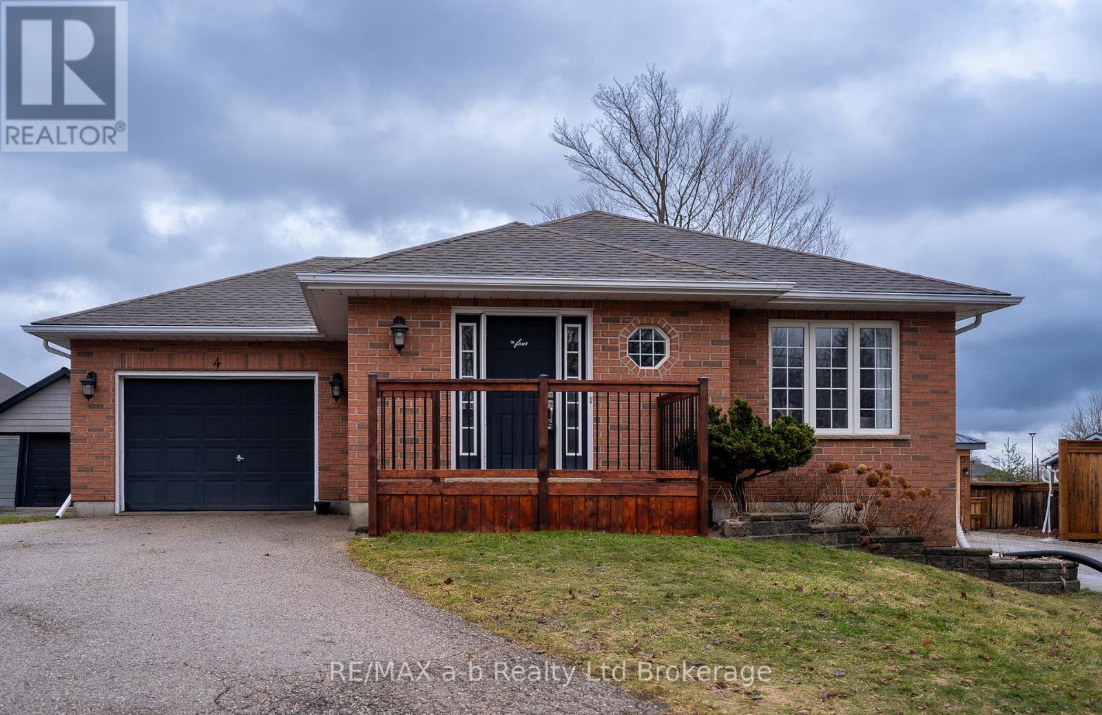 4 George Street, Norwich (Norwich Town), Ontario  N0J 1P0 - Photo 1 - X12878756