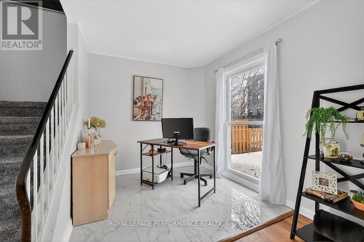 42 Compata Way, Ottawa, Ontario  K1B 4W9 - Photo 10 - X12881084