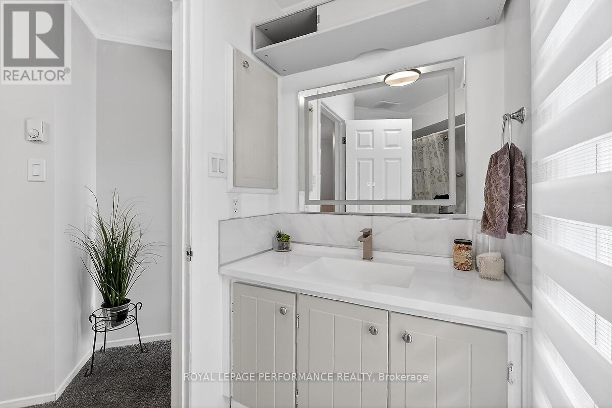 42 Compata Way, Ottawa, Ontario  K1B 4W9 - Photo 28 - X12881084