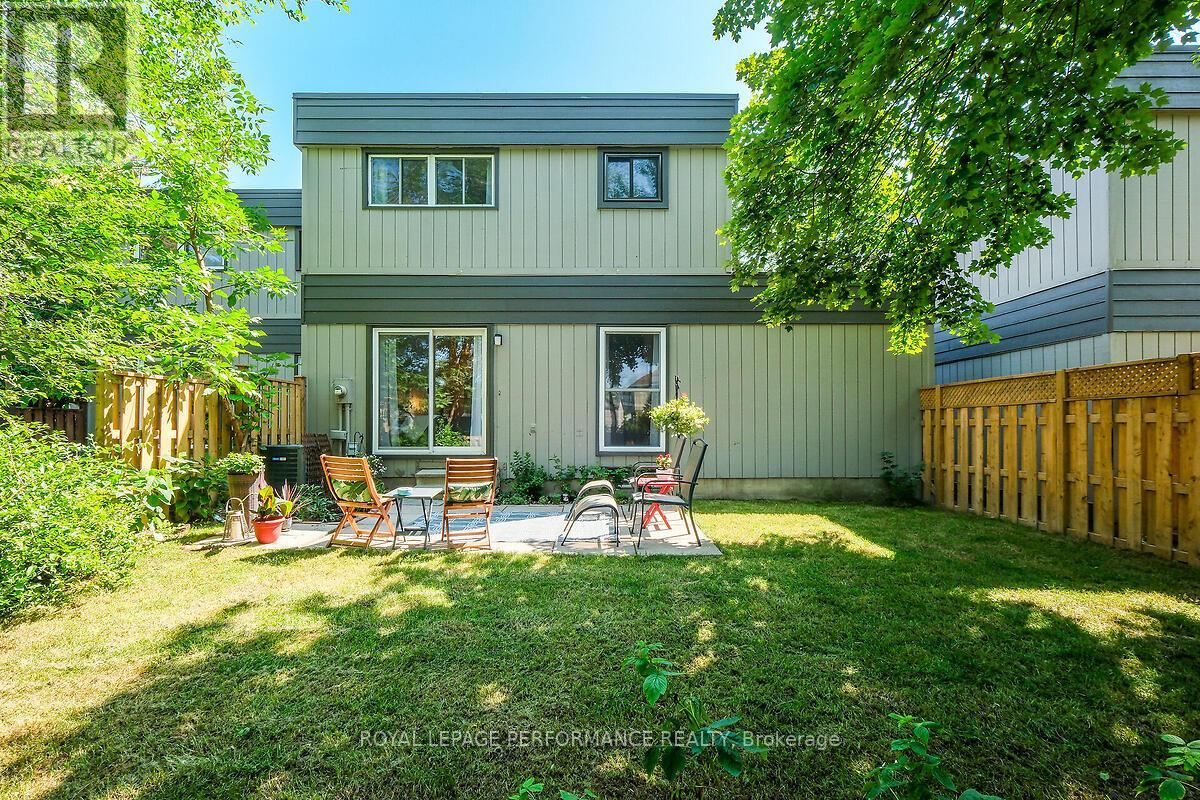 42 Compata Way, Ottawa, Ontario  K1B 4W9 - Photo 31 - X12881084