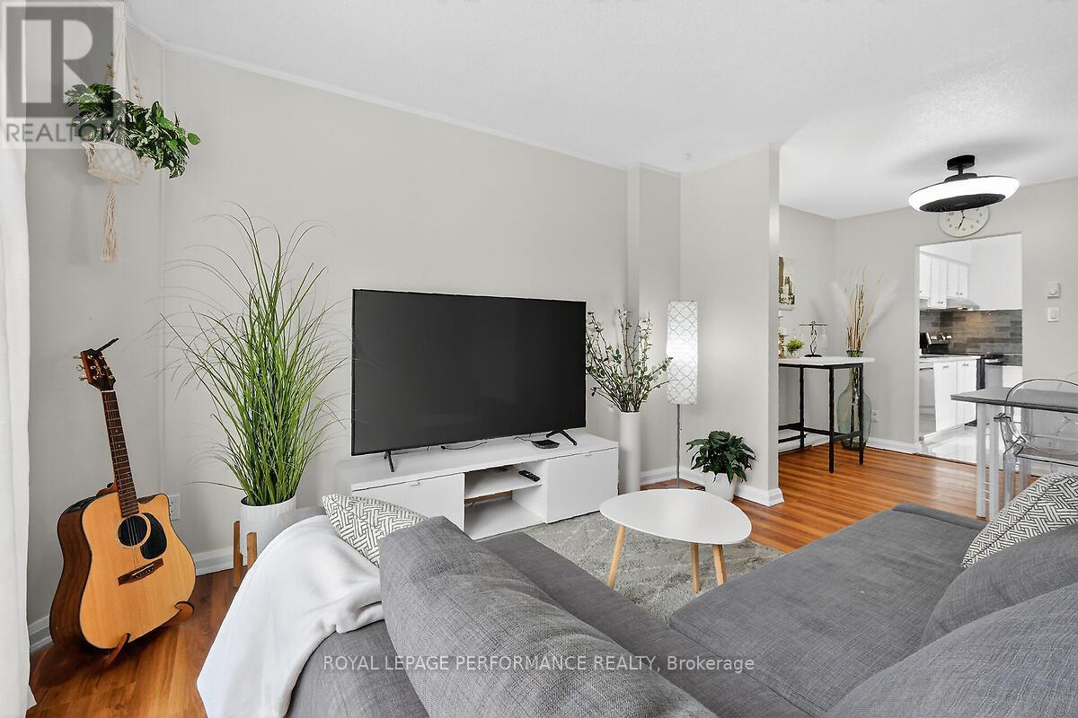 42 Compata Way, Ottawa, Ontario  K1B 4W9 - Photo 8 - X12881084