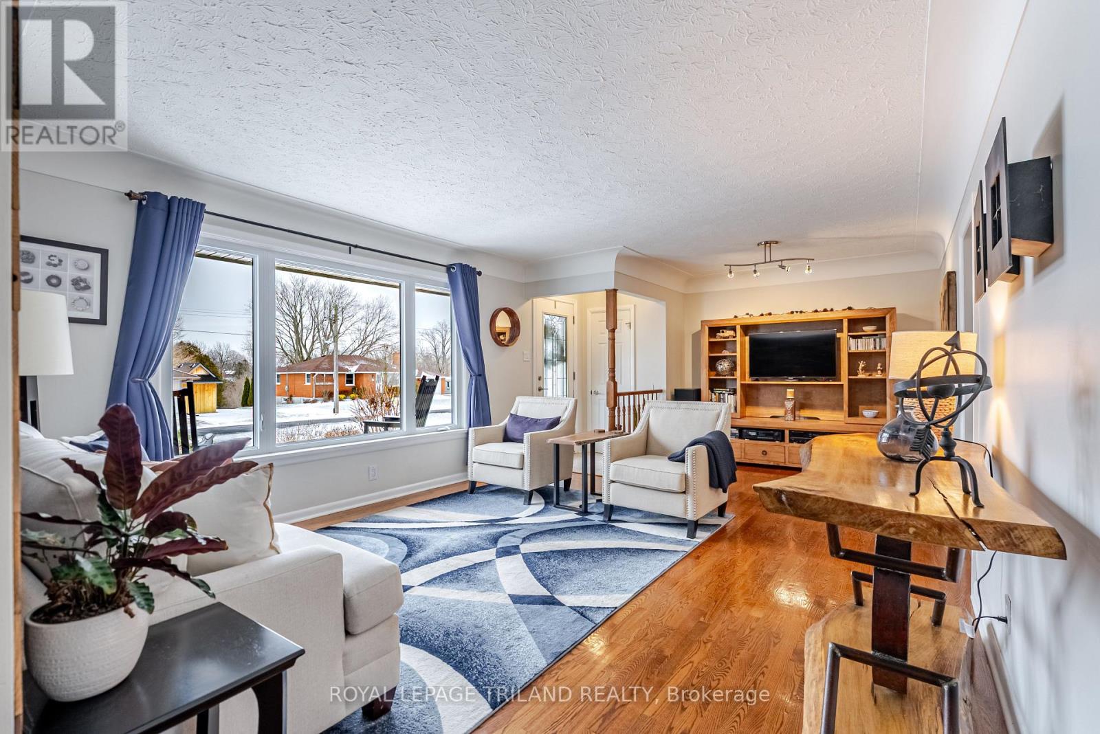 231 Thames Crescent, Thames Centre, Ontario  N0L 1G0 - Photo 11 - X12710854