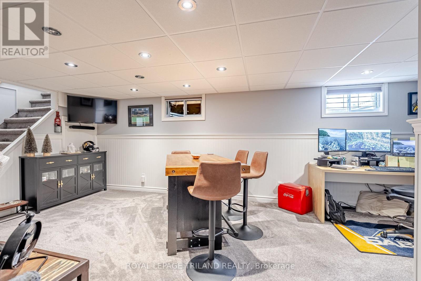 Photo 26 of 50 for 231 Thames Crescent