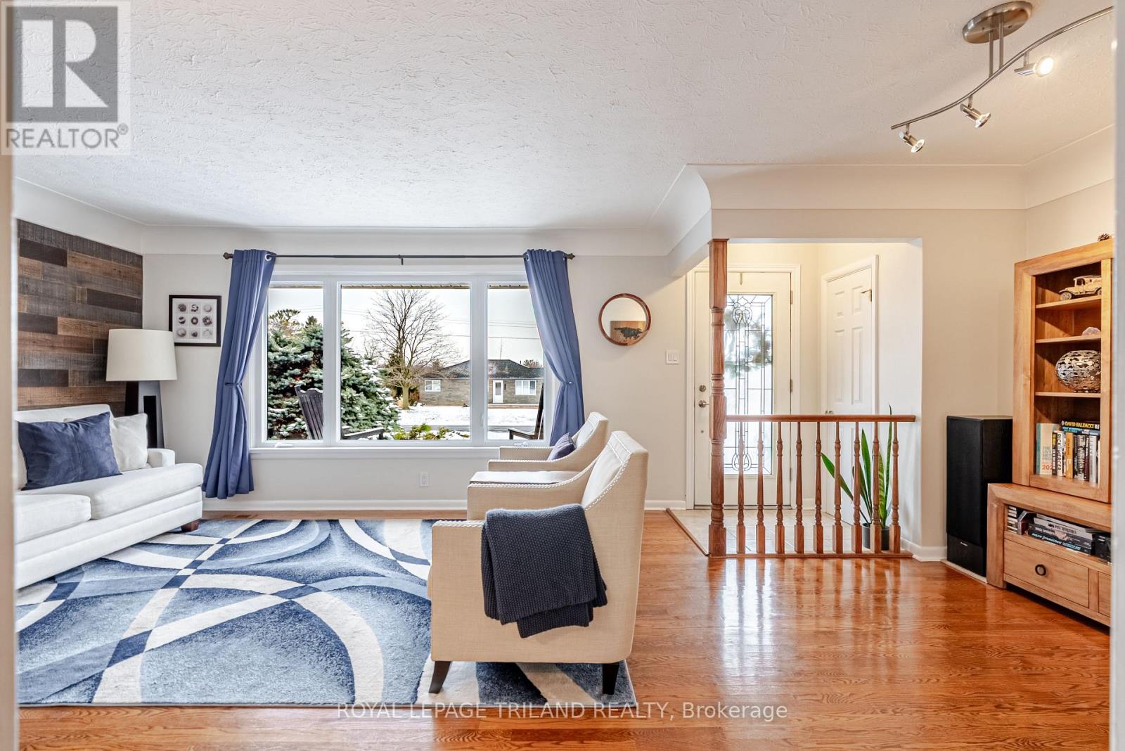 Photo 9 of 50 for 231 Thames Crescent