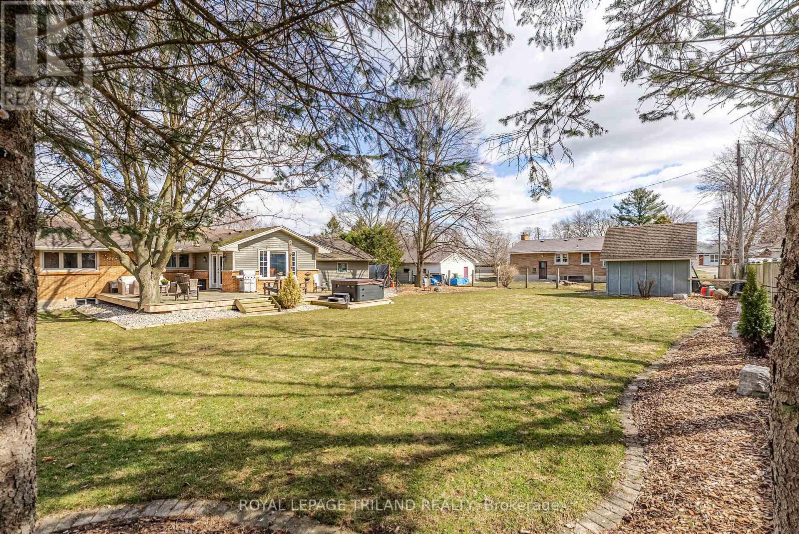 231 Thames Crescent, Thames Centre, Ontario  N0L 1G0 - Photo 37 - X12710854