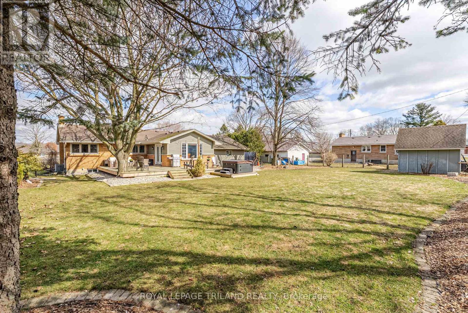 231 Thames Crescent, Thames Centre, Ontario  N0L 1G0 - Photo 38 - X12710854