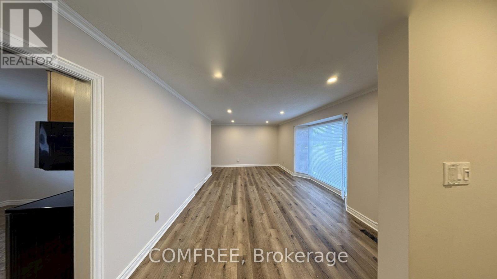 Photo 21 of 26 for 20 Lynngate Court