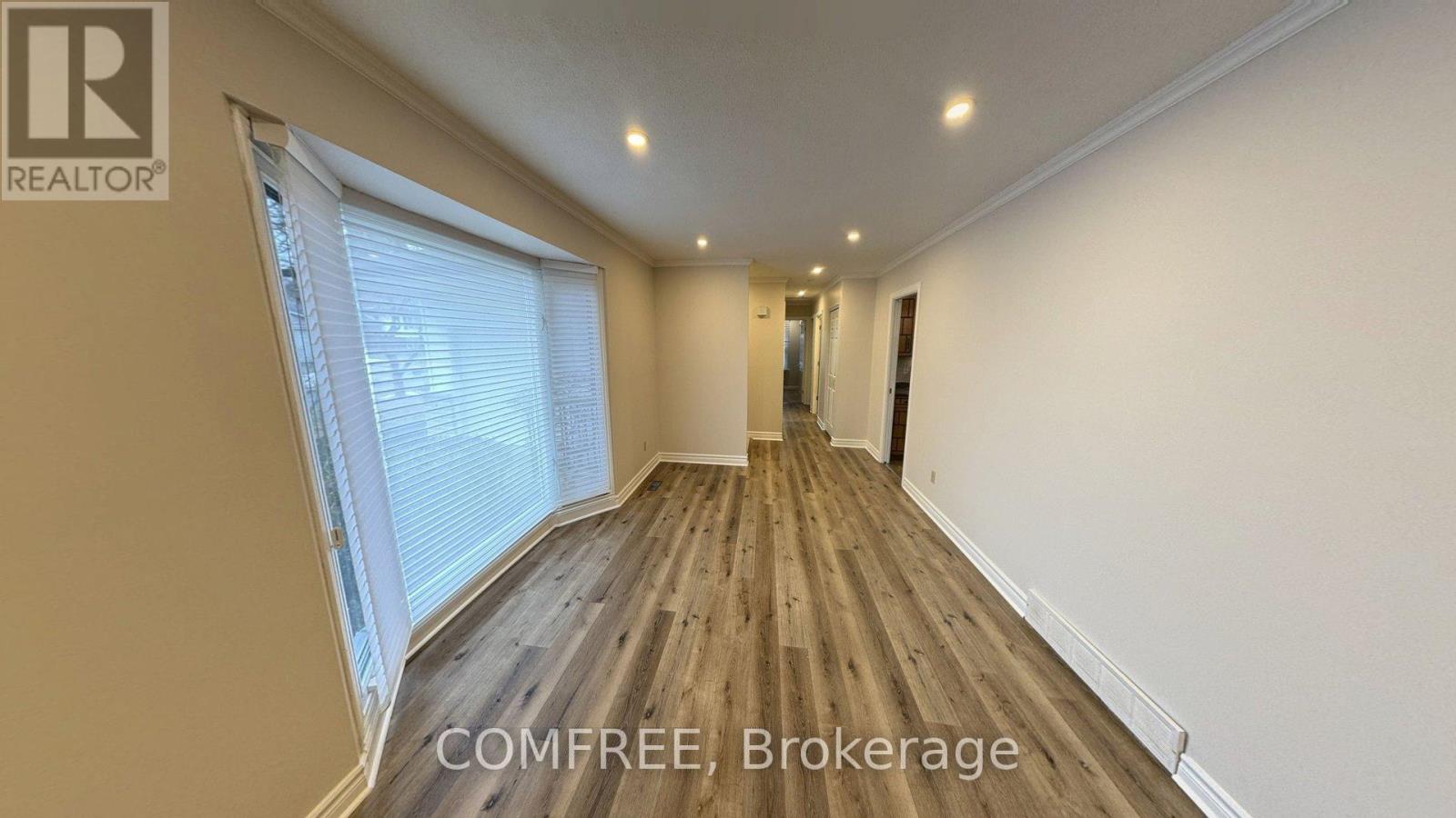 Photo 3 of 26 for 20 Lynngate Court