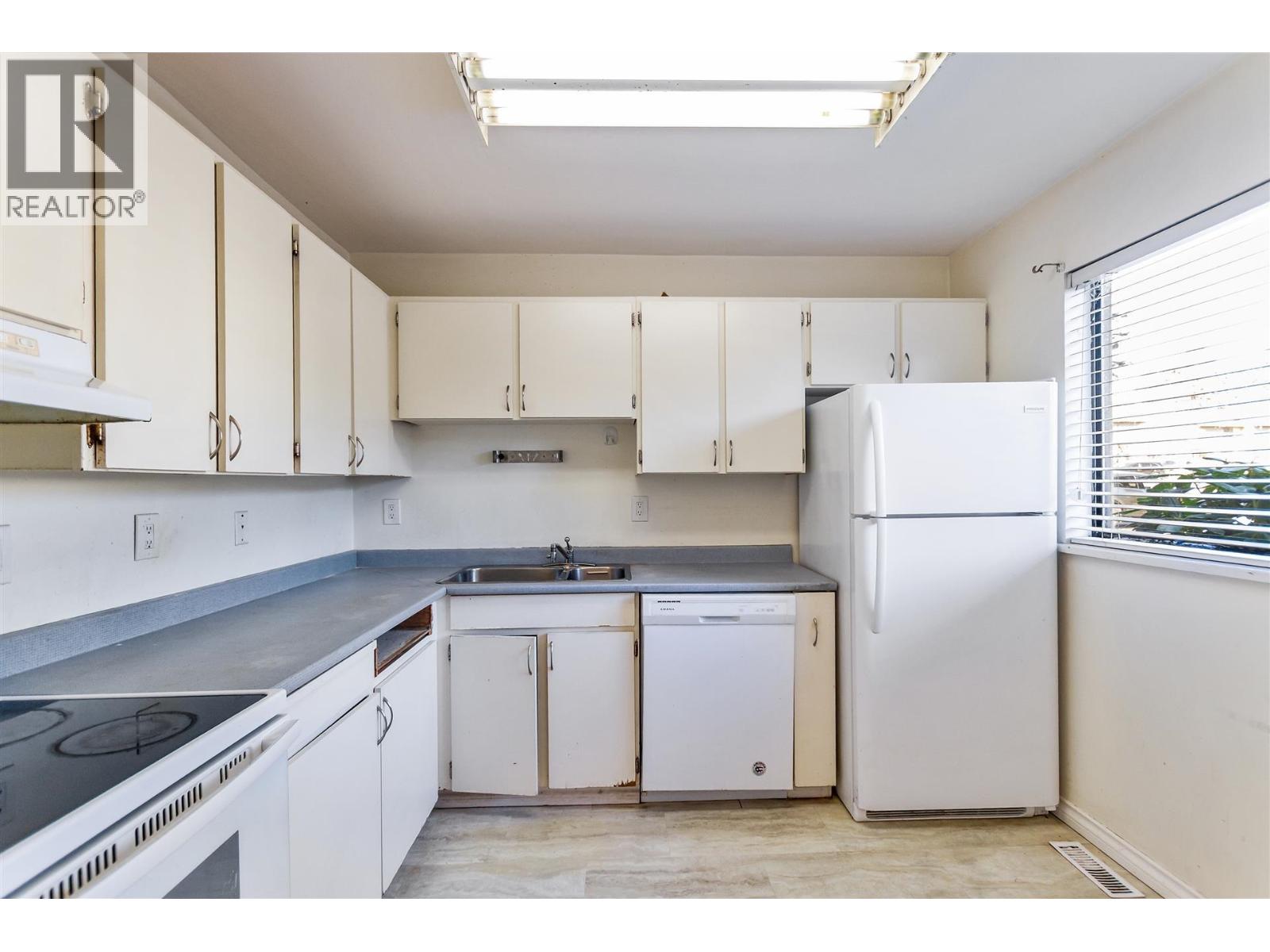 80 2905 Norman Avenue, Coquitlam, British Columbia  V3C 2M6 - Photo 2 - R3099524